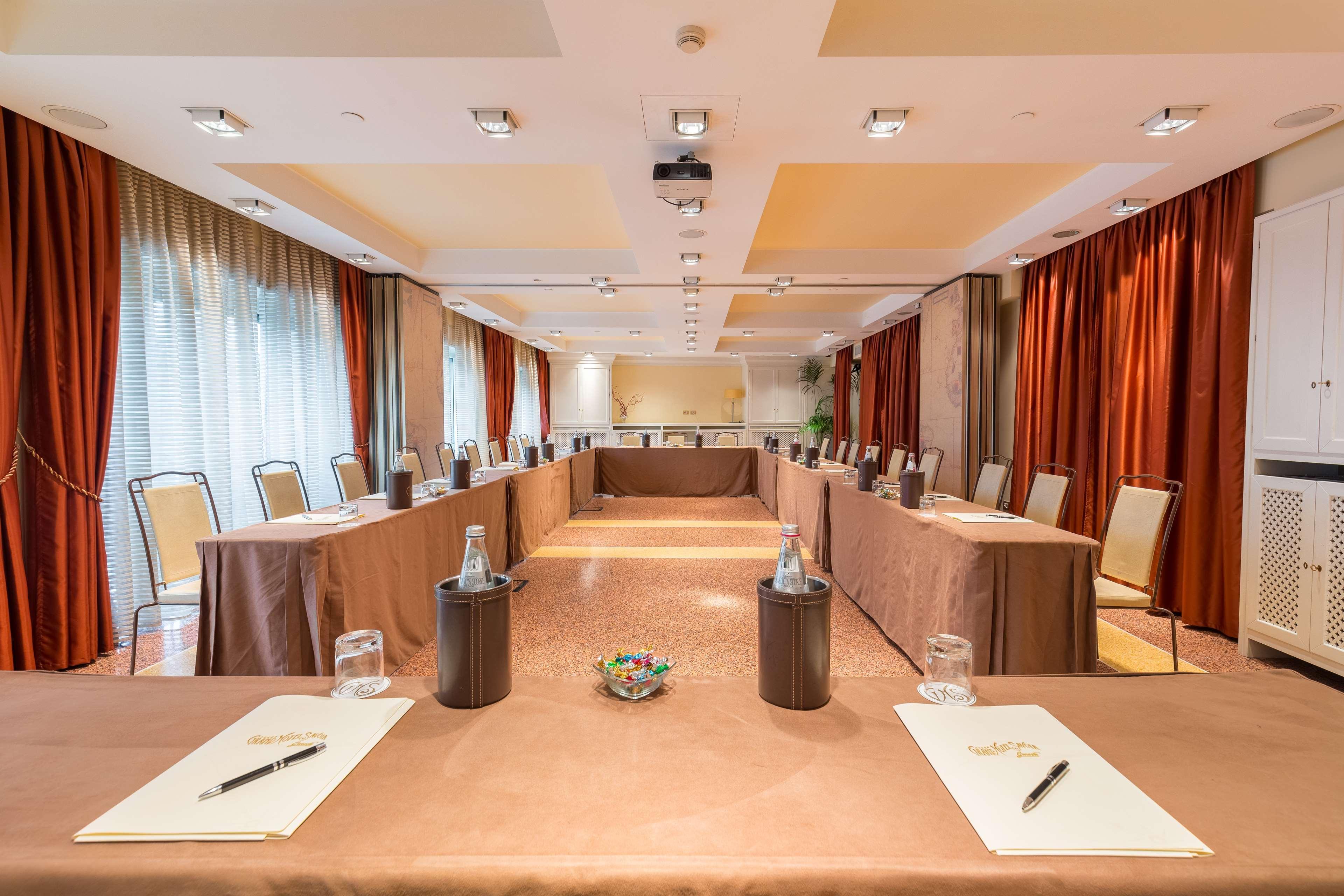 Grand Hotel Savoia Genoa Luaran gambar Meeting room