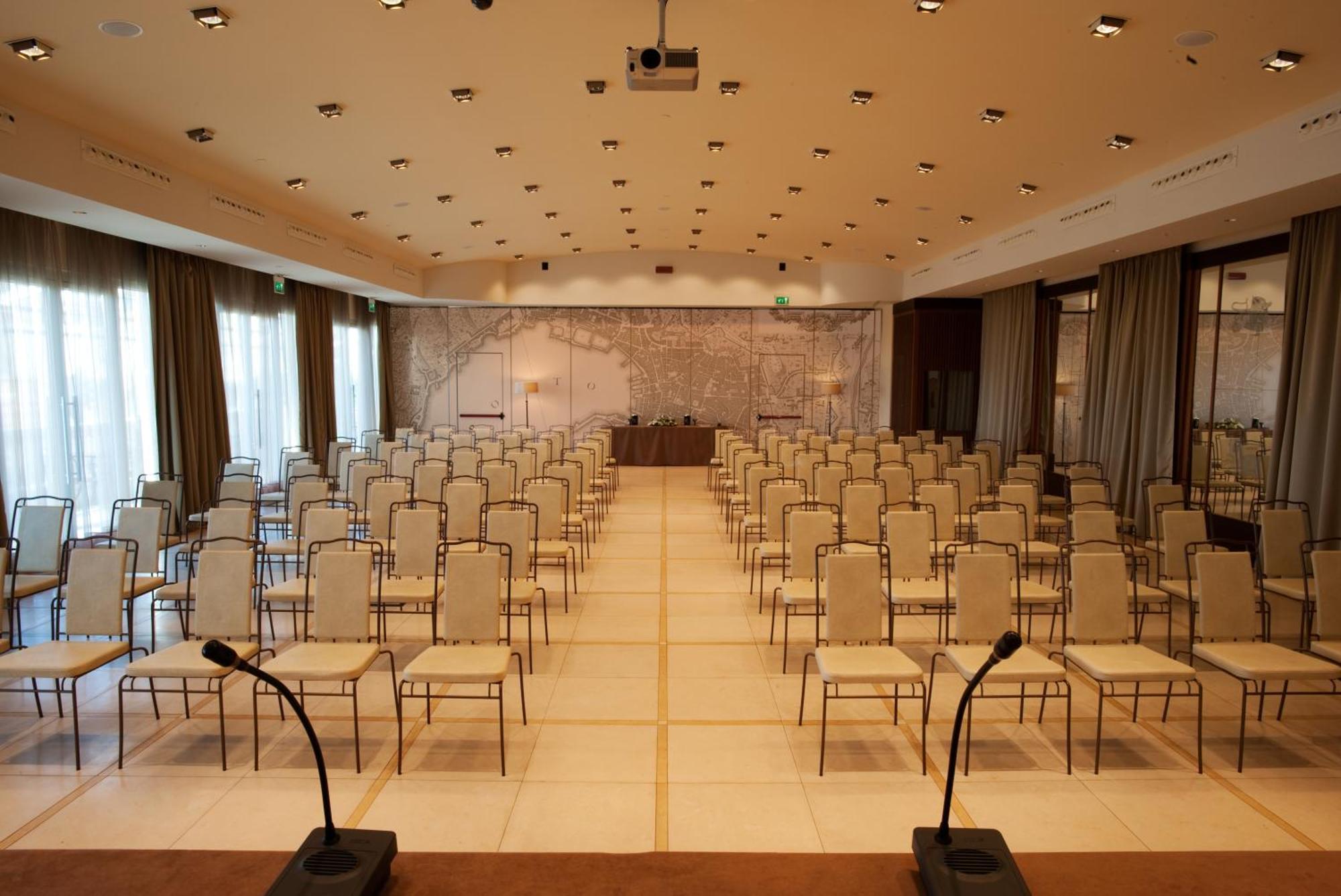 Grand Hotel Savoia Genoa Luaran gambar The conference room